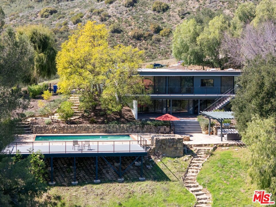 52 Hackamore Lane