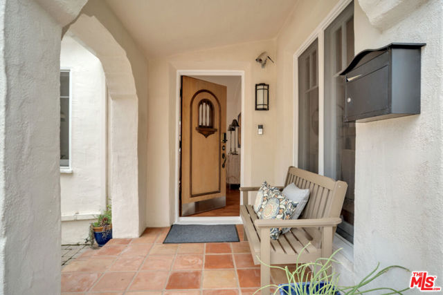 10615 Esther Avenue, Los Angeles CA: https://media.crmls.org/mediaz/6f1c0720-9f32-4f65-84ed-28a13ca6e8ff.jpg