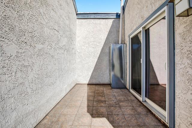 808 Magnolia Avenue, Pasadena CA: https://media.crmls.org/mediaz/6f1c5c28-4aaa-4155-925d-e3c4aad8ae66.jpg