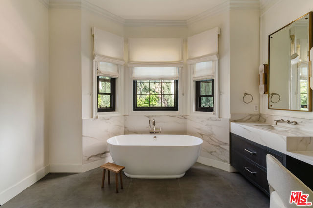 4656 Saloma Avenue, Sherman Oaks CA: https://media.crmls.org/mediaz/6f1c65c3-aee3-42d9-bcfb-c0a4f24cc0a0.jpg