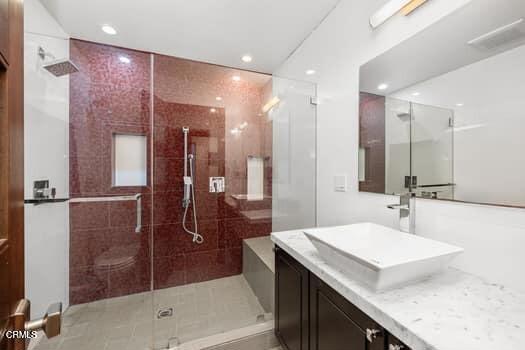 476 Harbor Lights Lane, Port Hueneme CA: https://media.crmls.org/mediaz/6f1cc3dc-be70-4920-b536-e81e35293b2f.jpg