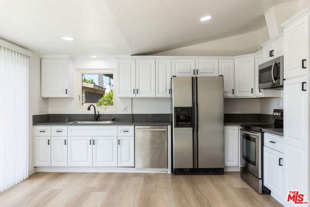 424 Markton Street, Los Angeles CA: https://media.crmls.org/mediaz/6f1d2f5a-97b2-45cc-a00e-c2239c443c17.jpg