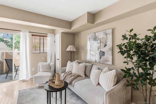 3927 Nobel Dr, San Diego CA: https://media.crmls.org/mediaz/6f1d6ec6-fa02-4c67-8be4-31ddebf2e4c3.jpg