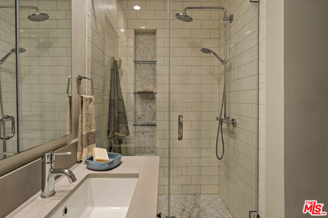 2604 N Beachwood Drive, Los Angeles CA: https://media.crmls.org/mediaz/6f1da15d-6f6b-453b-8ddb-e243a0026ee1.jpg