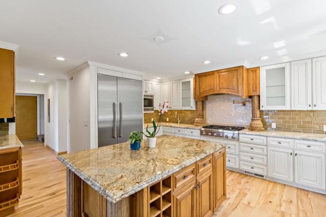 711 W California Way, Redwood City CA: https://media.crmls.org/mediaz/6f1df12e-ec56-489c-995d-207ce0f124ac.jpg