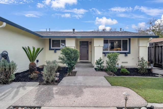 2921 Daisy Court, Union City CA: https://media.crmls.org/mediaz/6f1df892-9d92-4fce-9361-3f14b69bea03.jpg