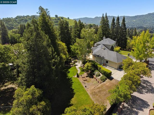 22 Ranger Ct, Alamo CA: https://media.crmls.org/mediaz/6f1e2082-0aa5-420f-9dd0-8ebaa2f047b9.jpg