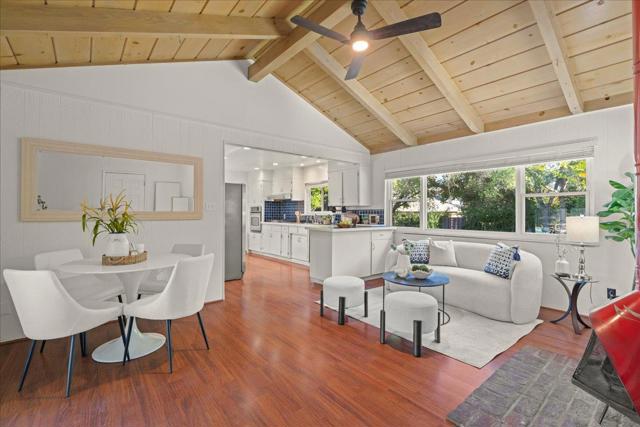 12272 Windsor Court, Los Altos Hills CA: https://media.crmls.org/mediaz/6f2082e6-d043-4b63-b7aa-217489721adf.jpg