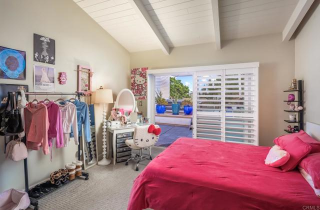 7031 Estrella De Mar Road, Carlsbad CA: https://media.crmls.org/mediaz/6f20e2fd-dc6c-4345-b262-2090ce6c83f7.jpg