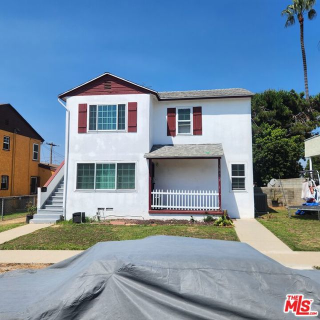 10613 Haas Avenue, Los Angeles CA: https://media.crmls.org/mediaz/6f21060e-c5f2-474b-9d83-ad4400f13db9.jpg