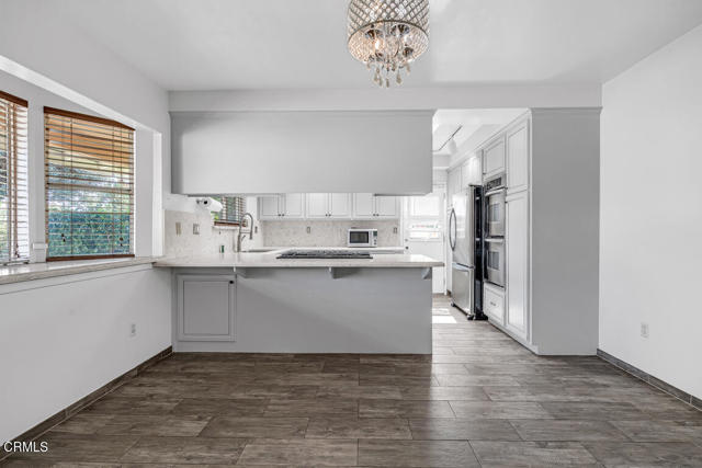 Detail Gallery Image 8 of 46 For 13941 Tyler St, Los Angeles,  CA 91342 - 4 Beds | 2 Baths