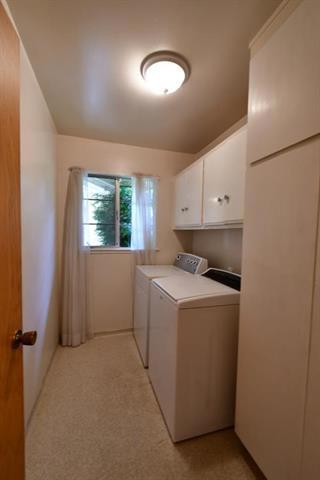 2756 Comstock Circle, Belmont CA: https://media.crmls.org/mediaz/6f219915-aea3-40ac-b351-d92d442b6881.jpg