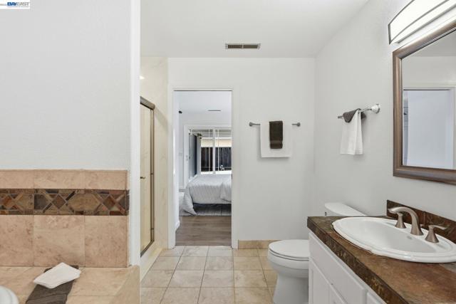 6387 Narcissus Ave, Newark CA: https://media.crmls.org/mediaz/6f21a716-dab2-436d-96e4-c72dd8dc409b.jpg