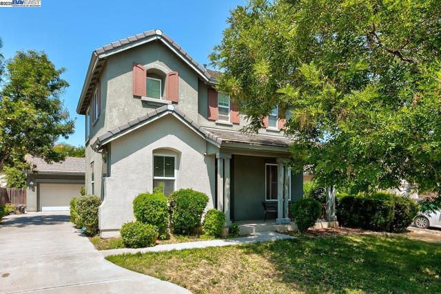 53 Puffin Cir, Oakley CA: https://media.crmls.org/mediaz/6f21aed8-0e1f-41b8-bcbb-631f2259eaad.jpg