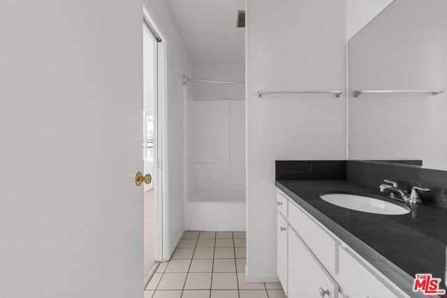 10 19th Avenue, 9 photo 10