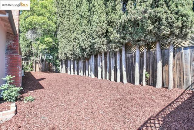 1660 Jenkinson Drive, Concord CA: https://media.crmls.org/mediaz/6f223d17-b182-4d0d-b86d-796795950fe9.jpg