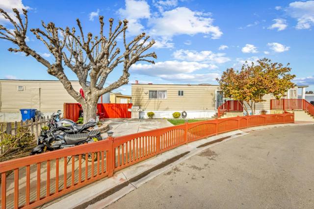 436 N Mercy Springs, Los Banos CA: https://media.crmls.org/mediaz/6f23162b-5c58-449e-aea7-e4a1bc384a9b.jpg