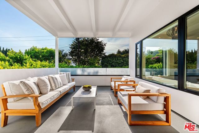 1609 N Stanley Avenue, Los Angeles CA: https://media.crmls.org/mediaz/6f234070-1125-4dc6-b343-595c3f219b88.jpg