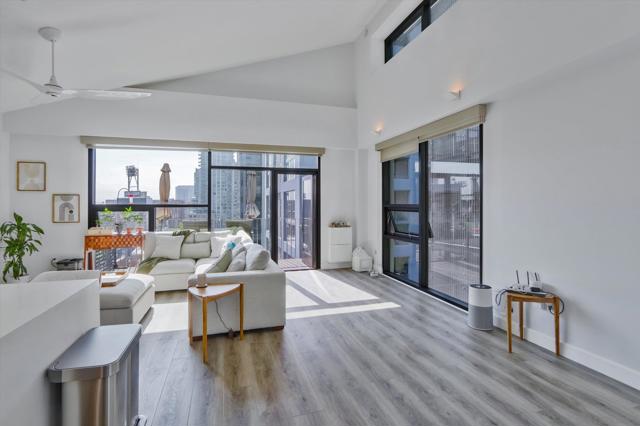 350 11th Ave, San Diego CA: https://media.crmls.org/mediaz/6f23f3c3-686c-464d-86b6-e154ed549e03.jpg