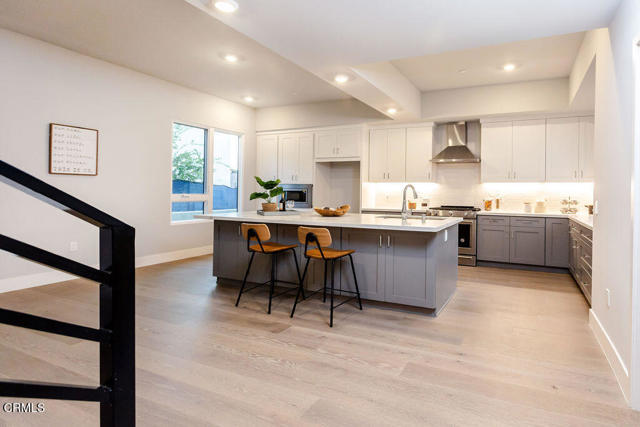 719 S Marengo Avenue, Pasadena CA: https://media.crmls.org/mediaz/6f262b06-9d5e-4779-a9f8-a286b7af984c.jpg