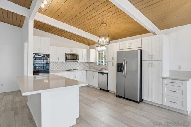 4985 Pacifica, San Diego CA: https://media.crmls.org/mediaz/6f26a6aa-cf90-481b-a19f-dbede8bea3a5.jpg