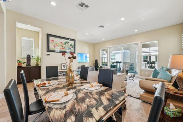 7213 Calistoga Ln, Dublin CA: https://media.crmls.org/mediaz/6f274230-b216-4545-8105-310e0dae6efe.jpg