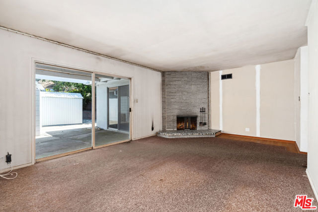 10101 Roscoe Boulevard photo 6