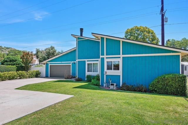 13961 Eastern Street, Poway CA: https://media.crmls.org/mediaz/6f27f984-205f-4f13-a5b6-a9f6e9bcd12d.jpg