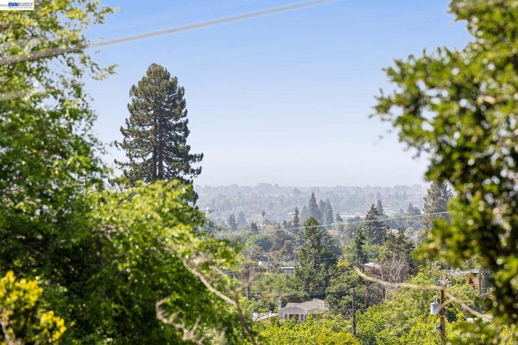 https://media.crmls.org/mediaz/6f289a2a-1bc6-40fd-a028-18c8616a8c02.jpg?preset=X-Large