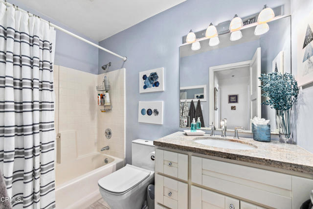331 N Avon Street, Burbank CA: https://media.crmls.org/mediaz/6f28c165-729e-4f7f-a0c4-ae7f1b3c5514.jpg