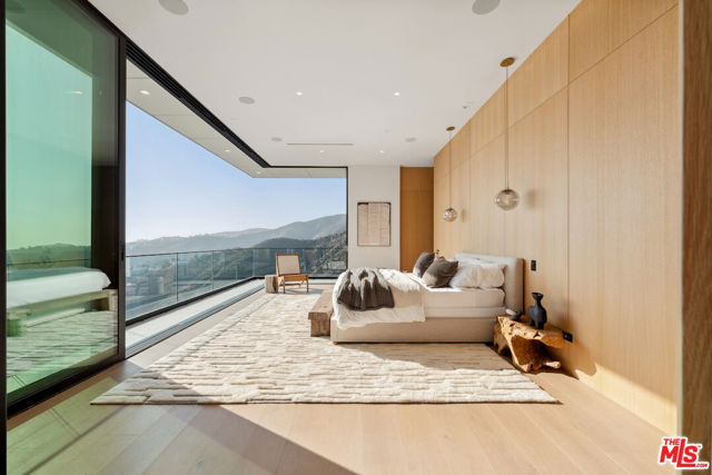 1149 Linda Flora Drive, Los Angeles CA: https://media.crmls.org/mediaz/6f28caea-babe-4daf-9b90-f65a5a93a839.jpg