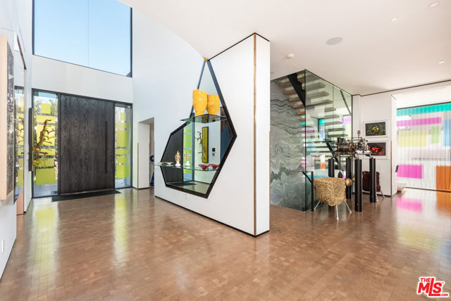 Image 23 of 53 For 809 Rexford Drive