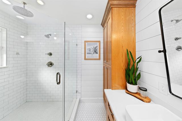 2103 Loquat Place, Oceanside CA: https://media.crmls.org/mediaz/6f2968b3-7d63-46ee-a507-55ec0b646b7f.jpg