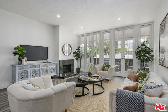 350 S Spalding Drive, Beverly Hills CA: https://media.crmls.org/mediaz/6f2a54b9-4985-4010-9d6d-7cc9a128fbd0.jpg