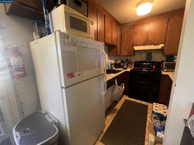 199 Mariner Dr, Vallejo CA: https://media.crmls.org/mediaz/6f2a8f59-79c1-4731-b203-662560078688.jpg