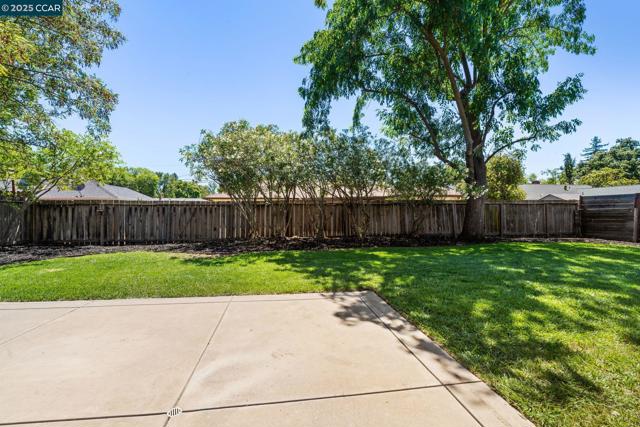 197 Hazel Dr, Pleasant Hill CA: https://media.crmls.org/mediaz/6f2b0271-27bc-4532-8f80-e13db09daca4.jpg