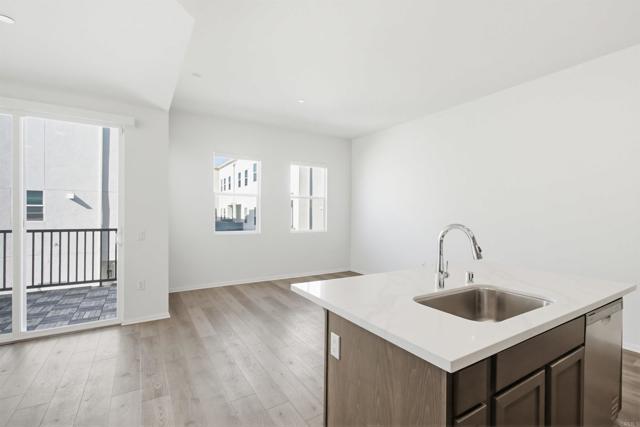 Detail Gallery Image 9 of 64 For 1455 Banahaw Way #6,  Chula Vista,  CA 91915 - 3 Beds | 2/1 Baths