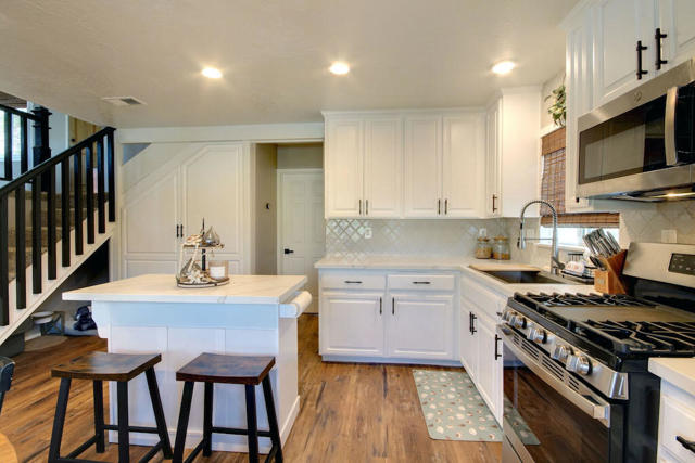 1225 Crestwood Drive, Big Bear CA: https://media.crmls.org/mediaz/6f2b5c08-e0f4-4f36-b7f3-888a61c1258d.jpg