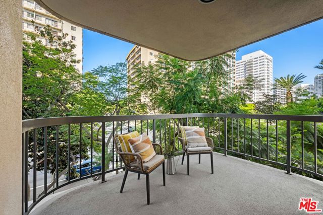 10750 Wilshire Boulevard, Los Angeles CA: https://media.crmls.org/mediaz/6f2b5e60-aa3b-4f5c-827a-50555c086d6d.jpg