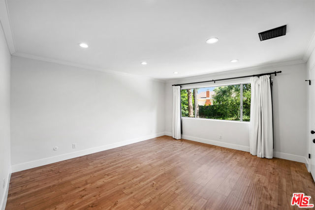 22619 Town Crier Road, Calabasas CA: https://media.crmls.org/mediaz/6f2b7514-7e22-4f21-9f50-b29d96bba1d5.jpg