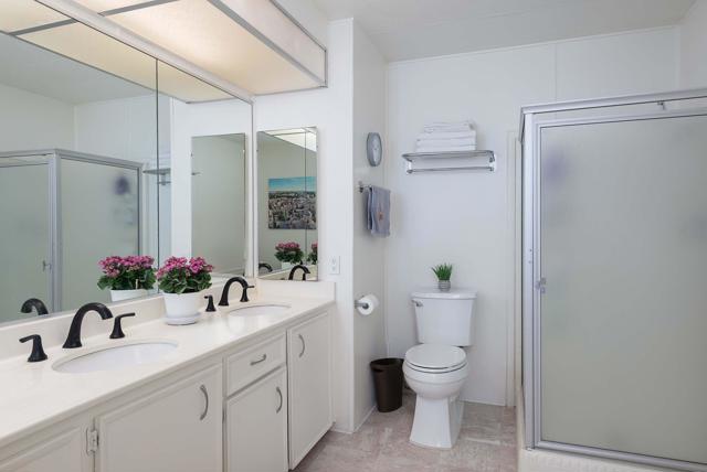160 Hilligoss Drive, Cathedral City CA: https://media.crmls.org/mediaz/6f2c99d3-2afe-4775-bcca-58a44f6a548e.jpg