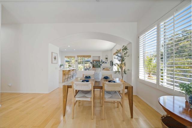 771 Dry Creek Drive, Chula Vista CA: https://media.crmls.org/mediaz/6f2d0386-e716-4273-a0e5-5bfe44c0b7cf.jpg