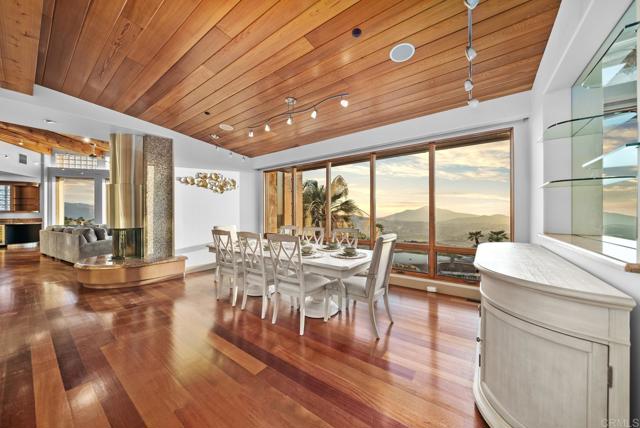 Image 30 of 75 For 14949 Presilla Dr