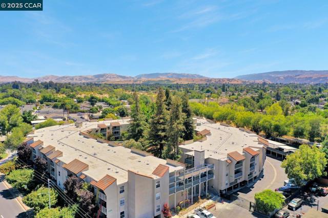 1087 Murrieta Blvd, Livermore CA: https://media.crmls.org/mediaz/6f2d7a4a-5485-4593-b25e-38a8ea9d5974.jpg