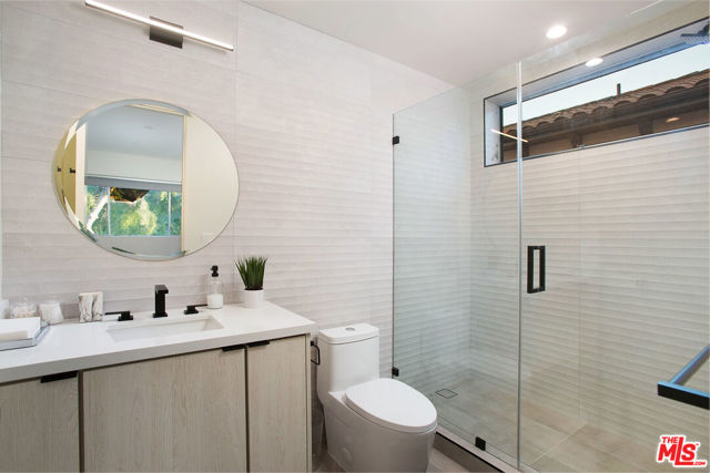 6066 Saturn Street, Los Angeles CA: https://media.crmls.org/mediaz/6f2ea20f-f3ce-47c6-b2e9-da2e8001d1a9.jpg