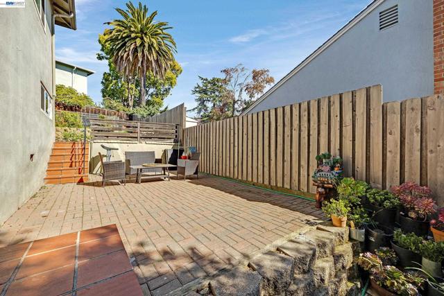 Image 19 of 26 For 17676 Garland Ct