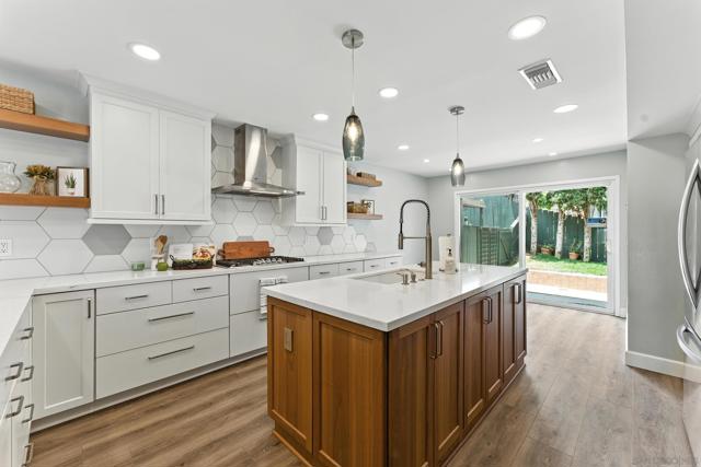 6974 Camino Pacheco, San Diego CA: https://media.crmls.org/mediaz/6f2f714d-51bd-4258-91be-3a39f9cf43cd.jpg