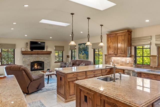 3116 Bird Rock Road, Pebble Beach CA: https://media.crmls.org/mediaz/6f2f7db0-cf3d-465b-964c-e57d35fe197f.jpg