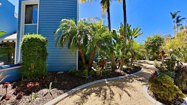 2618 Unicornio Street, Carlsbad CA: https://media.crmls.org/mediaz/6f30381c-e216-48df-8a70-5e25b959aac1.jpg