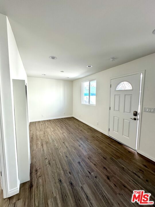 2943 S 9th Avenue, Los Angeles CA: https://media.crmls.org/mediaz/6f3102bc-4c16-4f7c-98e8-2917cf894bcb.jpg